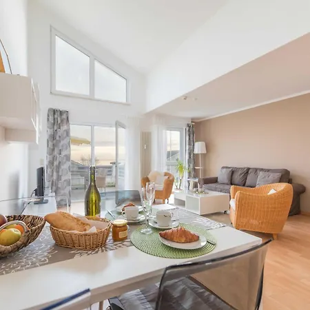 Penthouse Strandduene Mit Meerblick Quarto em Acomodações Particulares Sassnitz